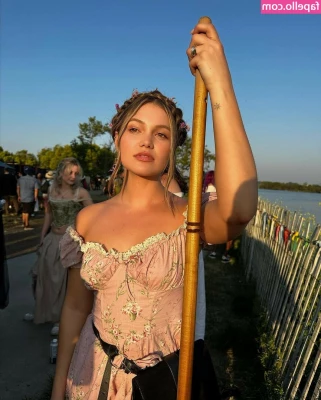 Olivia Holt [ olivia-holt ] - Thank you for your patience in me posting. Things have been rough for