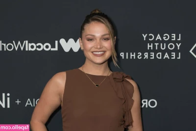 Olivia Holt [ olivia-holt ] - Dm me for all this sluts videos