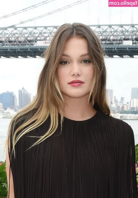 Olivia Holt [ olivia-holt ] - 𝗠𝘆 𝗽𝗿𝗲𝘁𝘁𝘆 𝗯𝗲𝘀𝘁𝗶𝗲  annee
