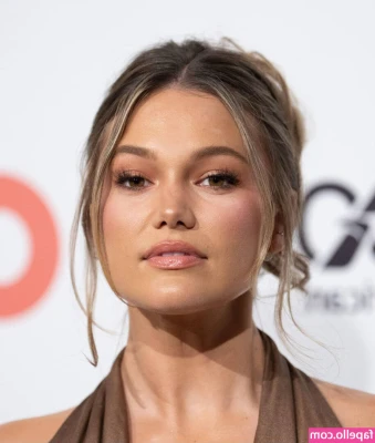 Olivia Holt [ olivia-holt ] - let's get naughty in the kitchen with my pie 😉