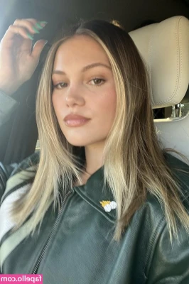 Olivia Holt [ olivia-holt ] - Peace love & fuck my face?