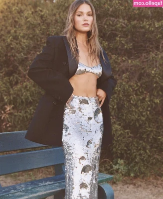 Olivia Holt [ olivia-holt ] - vem köper?
