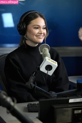 Olivia Holt [ olivia-holt ] - 🤓🤓 Soy una niña traviesa con sus juguetes 🤓🤓  🤓🤓 I