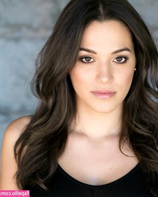Stephanie Arcila [ stephanie-arcila ] - I love stretching for you