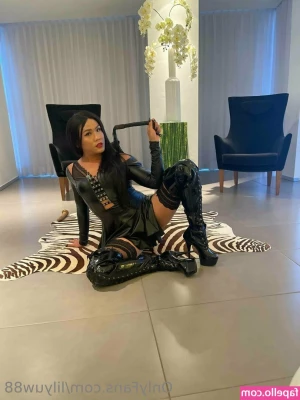 lilyuw88 - Tell me how your going to please me