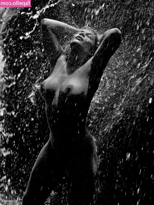 Indira Weis [ indira-weis ] - Happy Friday everyone  I hope you have a sexy weekend