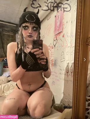 Chiara.mka [ chiara-mka ] - Vote for me yall  https onlyfans com 436894643 missdollypromotions