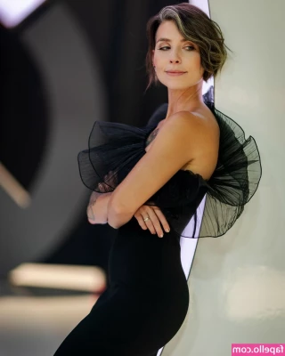 Soe Gschwind [ soe-gschwind ] - Boudoir shoot next month  Help me get something sexy to wear