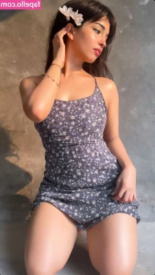 Samriddhi Uniyal [ samriddhi-uniyal ] - the glass was so cold 🥺🥺
