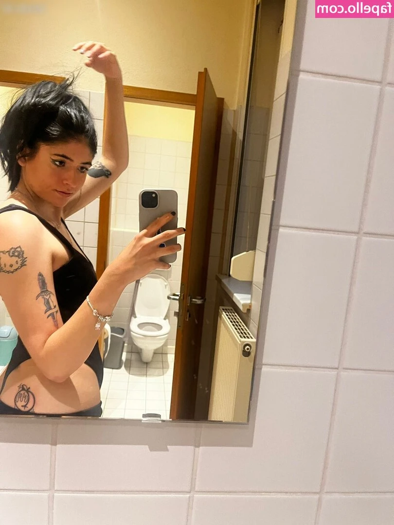 Niamausilol - How about this POV? 😈