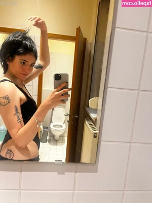 Niamausilol - How about this POV? 😈