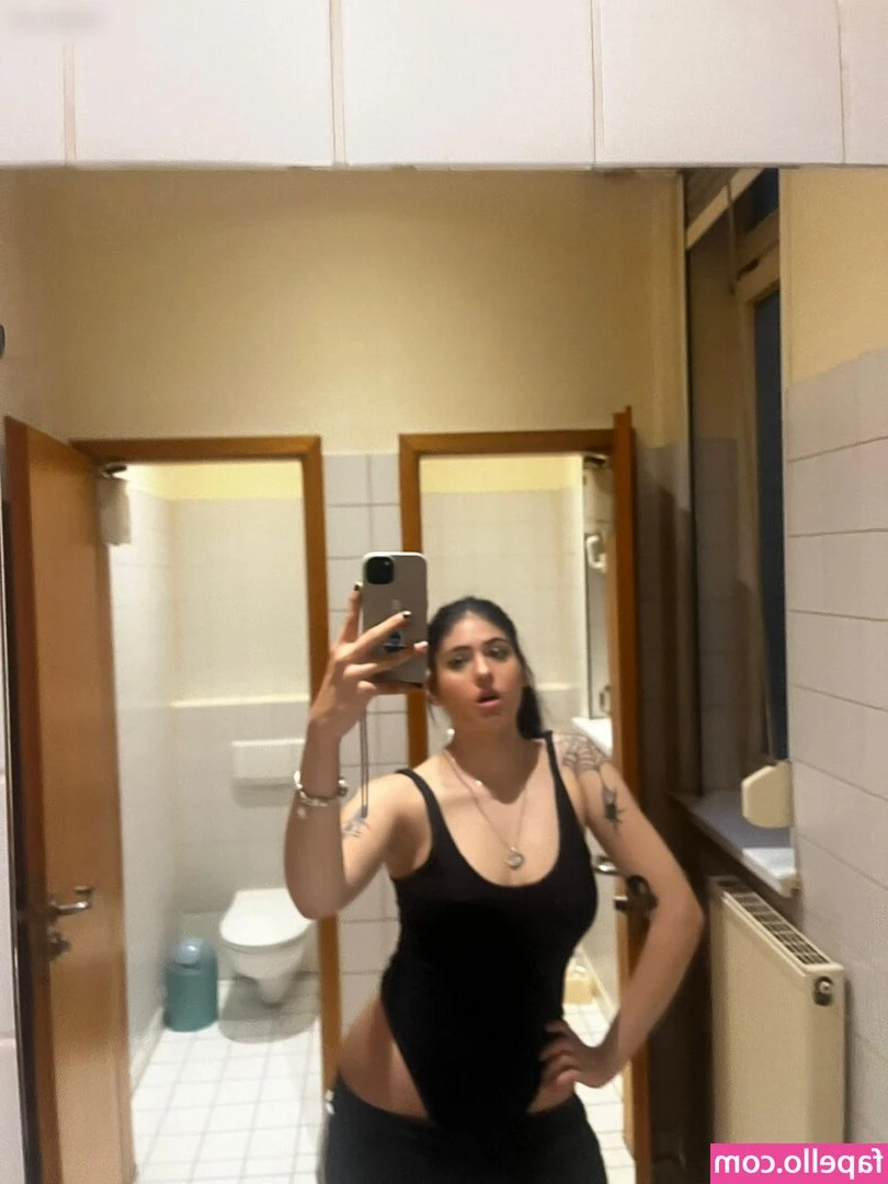 Niamausilol - Humid and horny ughhhhh