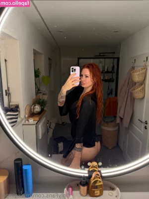 Miaxginger - One freshly scrubbed sole