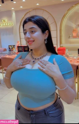 Apoorva Bhalla [ apoorva-bhalla ] - Who wants to chat  I m home alone all night   DM for my number let s