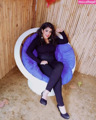 Apoorva Bhalla [ apoorva-bhalla ] - Trip to Paris Columbus Ohio last year  Selfie queen   me