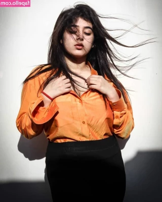 Apoorva Bhalla [ apoorva-bhalla ] - lOOKS ON LOOKS ON LOOKS  WHAT EVER YOU GUYS WANT TO SEE IM SURE I CAN