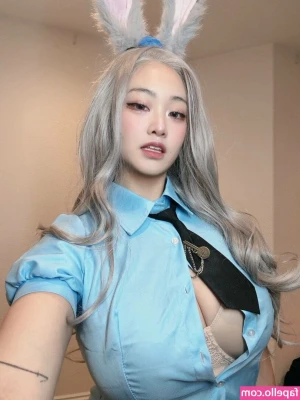 ammeerrss [ ammeerrss-72 ] - A very talented girl invited me for a nude photo shoot