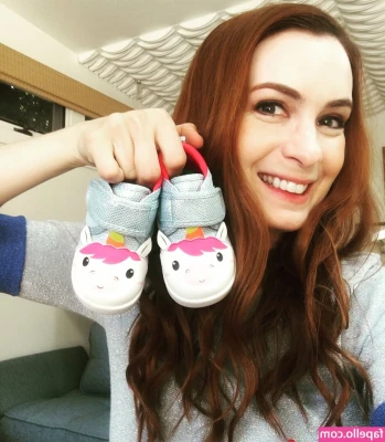 Felicia Day [ felicia-day ] - im so horny now 🥵😈