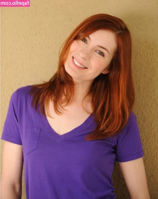 Felicia Day [ felicia-day ] - Oops my robe fell off
