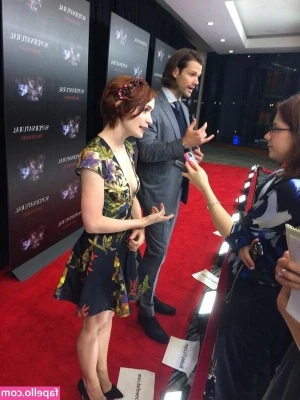 Felicia Day [ felicia-day ] - Rubbing the kitty goodnight