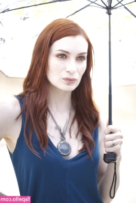 Felicia Day [ felicia-day ] - Making pancakes for dinner  Would you like some