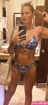 Carolina Gynning [ carolina-gynning ] - 5 girl orgy party pt. 2
