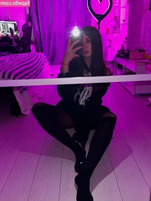 yuuechka - Does my butt look so good in this black swimsuit