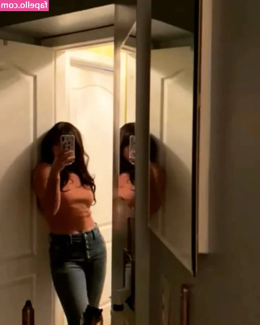http403err - Pussy Playing Peekaboo