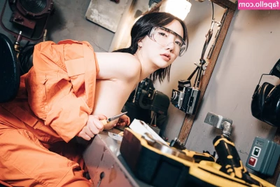 Son Ye Eun [ son-ye-eun ] - I need cuddles  Would you be my big spoon