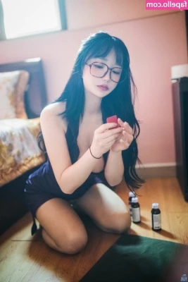 Son Ye Eun [ son-ye-eun ] - Hey babe 😝 have you seen my gloryhole party with some of my