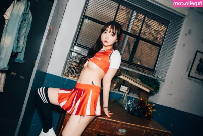 Son Ye Eun [ son-ye-eun ] - i loveeee playing with my pu y