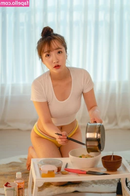Son Ye Eun [ son-ye-eun ] - daddys available for cam sessions today and this week 😈