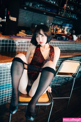 Son Ye Eun [ son-ye-eun ] - Un augurio di buona vigilia e spero che quest anno vi porti tanto c 