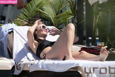 Paz Vega [ paz-vega ] - I also changed my profile pic/cover photo for the holidays!! 🥰