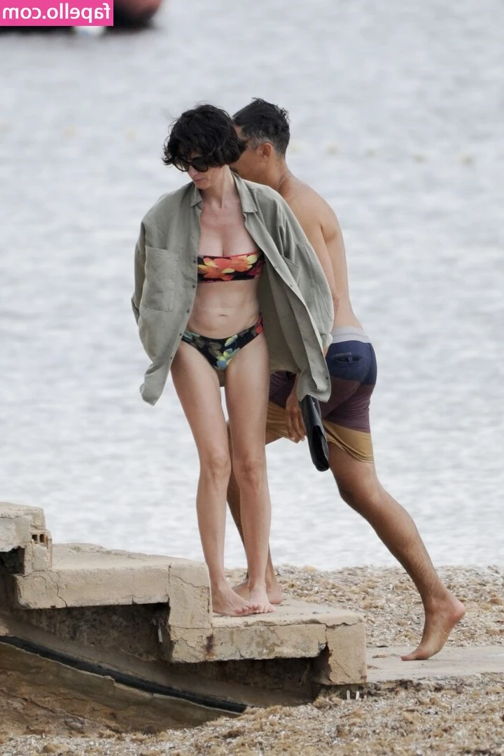 Paz Vega [ paz-vega ] - NSFW  Pt 1  While it s still Xmas break tho Xmas is passed  I did