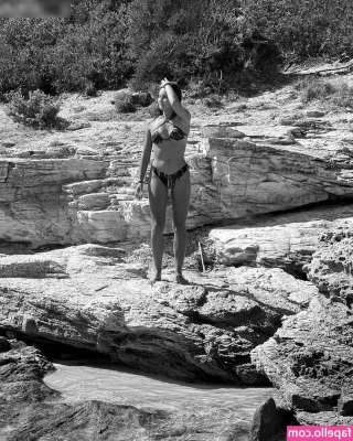 Suzie Marachet [ suzie-marachet ] - lmk what i should post