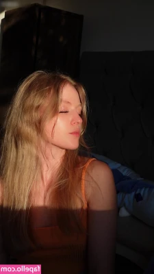 Katrine ASMR [ katrine-asmr-1 ] - Tits out for 2 s day Tuesday 22-02-2022