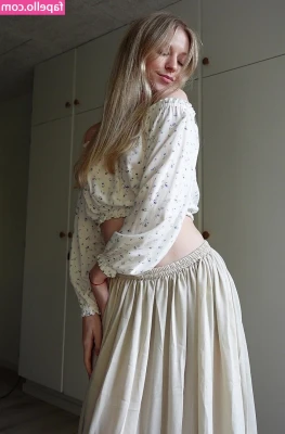 Katrine ASMR [ katrine-asmr-1 ] - Happy Monday  I got a new outfit