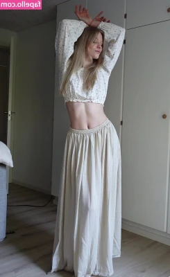 Katrine ASMR [ katrine-asmr-1 ] - My booty is way too big for these pants!😈🤤
