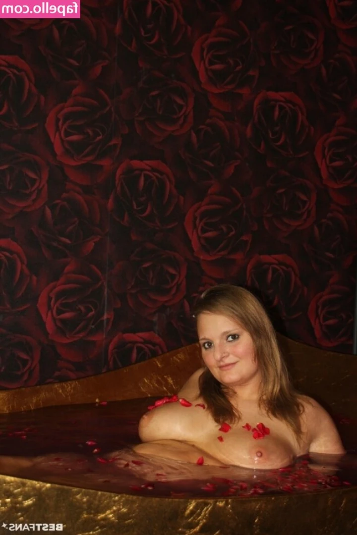 Lina Mila [ lina-mila ] - Come play with me while I sleep ;)