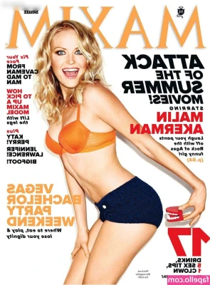 Malin Åkerman [ malin-kerman ] - Showing them off for Hump Day! 😘