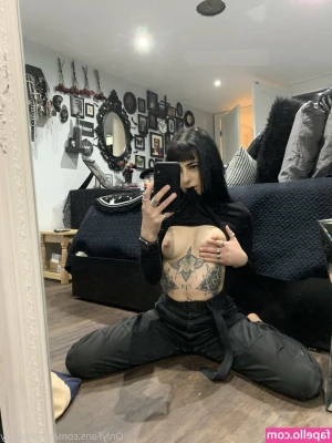 gothhbabyy - Angelic face but perverted inside