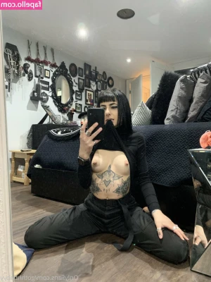 gothhbabyy - @hung_ed has a lot to show, as you can see here , words are