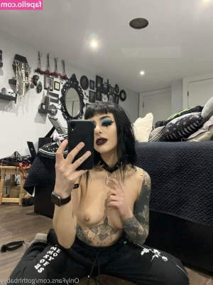 gothhbabyy - Good Morning baby   Cum follow my Twitter  amp  Instagram for my full
