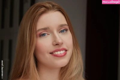 Freya Mayer [ freya-mayer ] - hey who's online now?👻