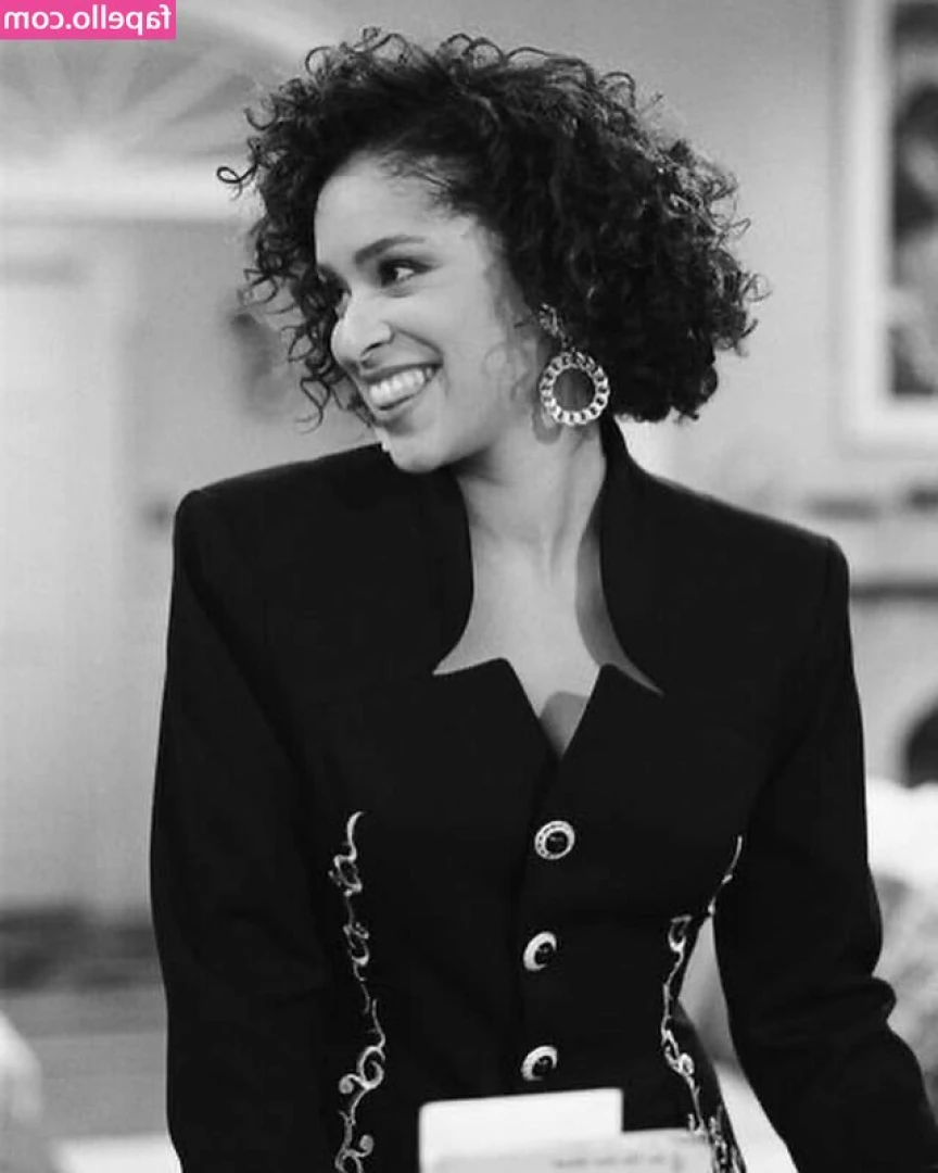 Karyn Parsons [ karyn-parsons ] - Have a great Monday! Here’s something to enjoy this morning 😜