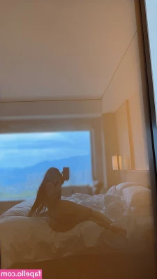 QiaoniuTT - do you like feet? I like feet