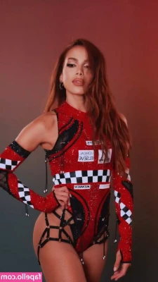 Anitta - POW  The camera is your face