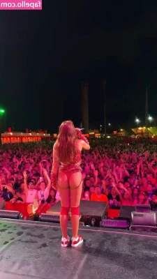 Anitta - Cooking with fire