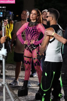 Anitta - Do you like my huge and hot ass or my tits more? 😏🍑👅🧐  part 1